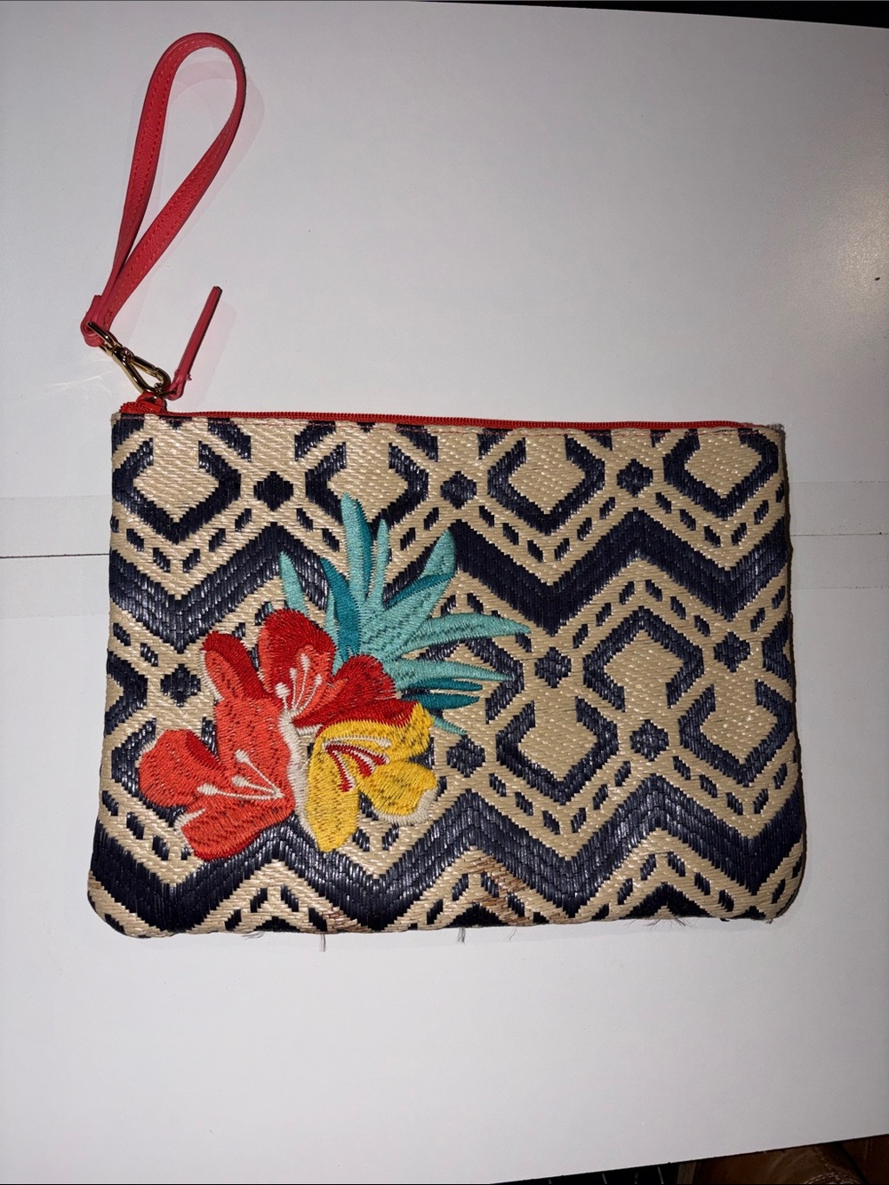 Vera Bradley straw embroidered large pouch coral zip logo zip pull hibiscus flow